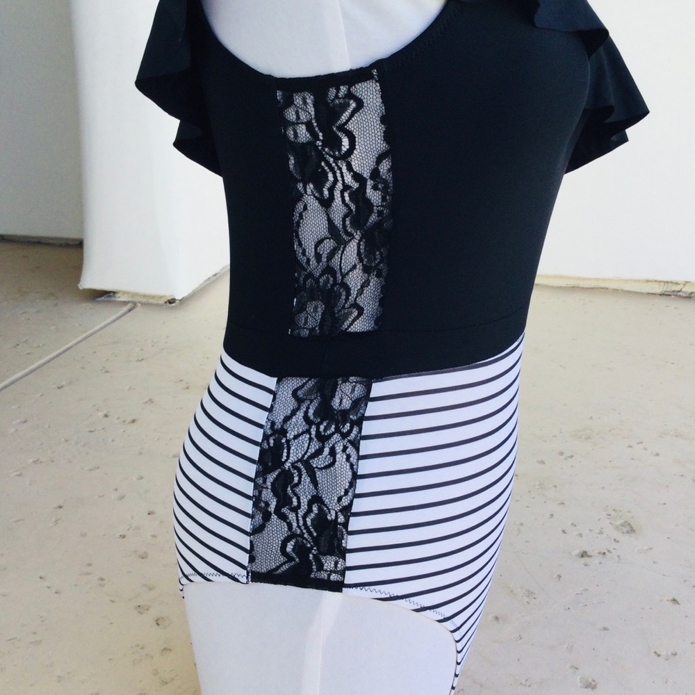 One Shoulder Swimsuit - Picture 4 of 6